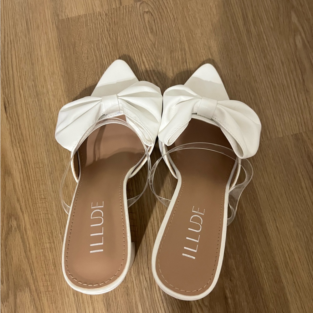 Illude White Bow Heels for Women